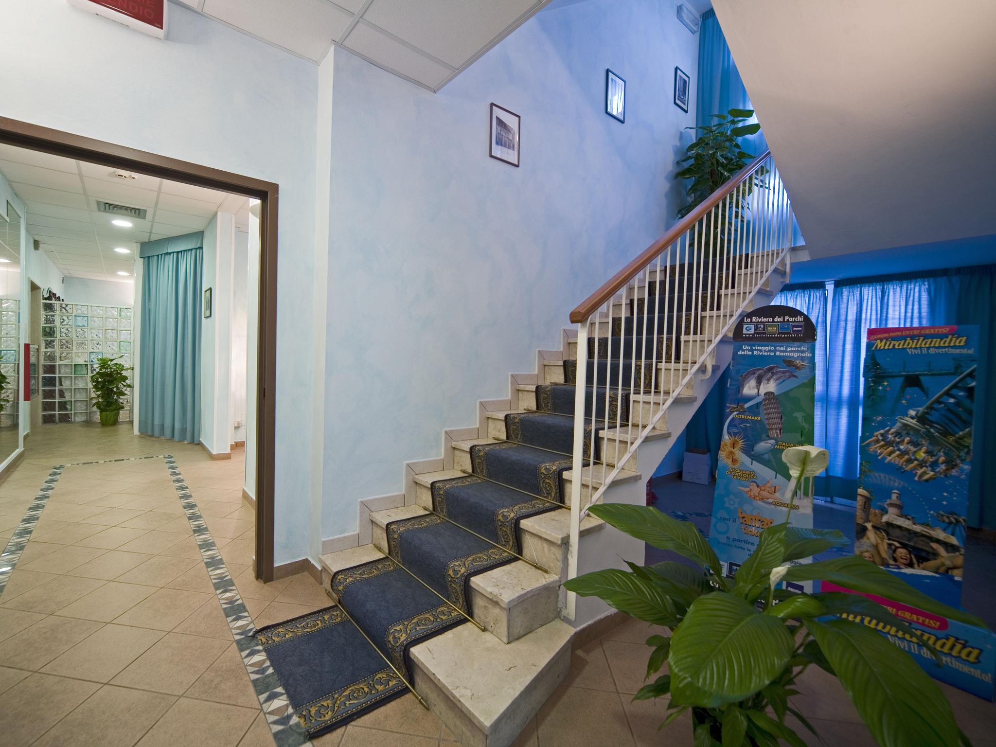 Hotel Savina リミニ エクステリア 写真