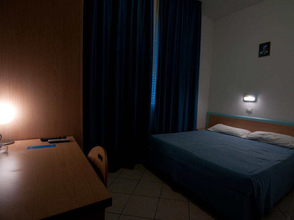 Hotel Savina リミニ エクステリア 写真